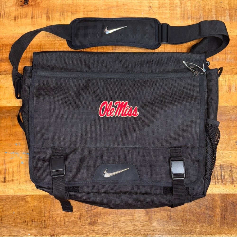 Nike Ole Miss Laptop Computer/Messenger Bag Briefcase University of Mississippi